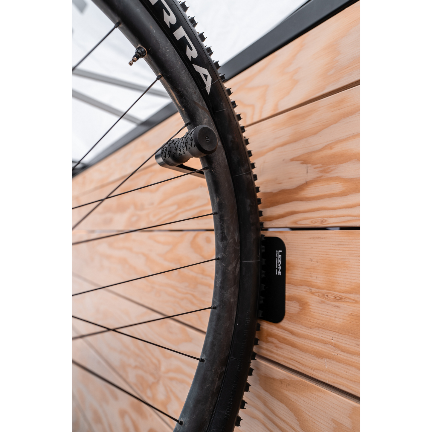Lezyne Wheel Hook Fahrrad Wandhalterung