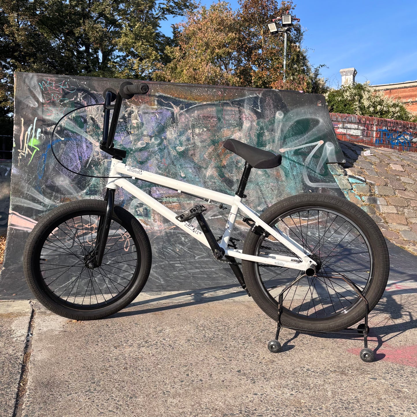 SECOND HAND Mankind Planet x Wethepeople BMX Rad White